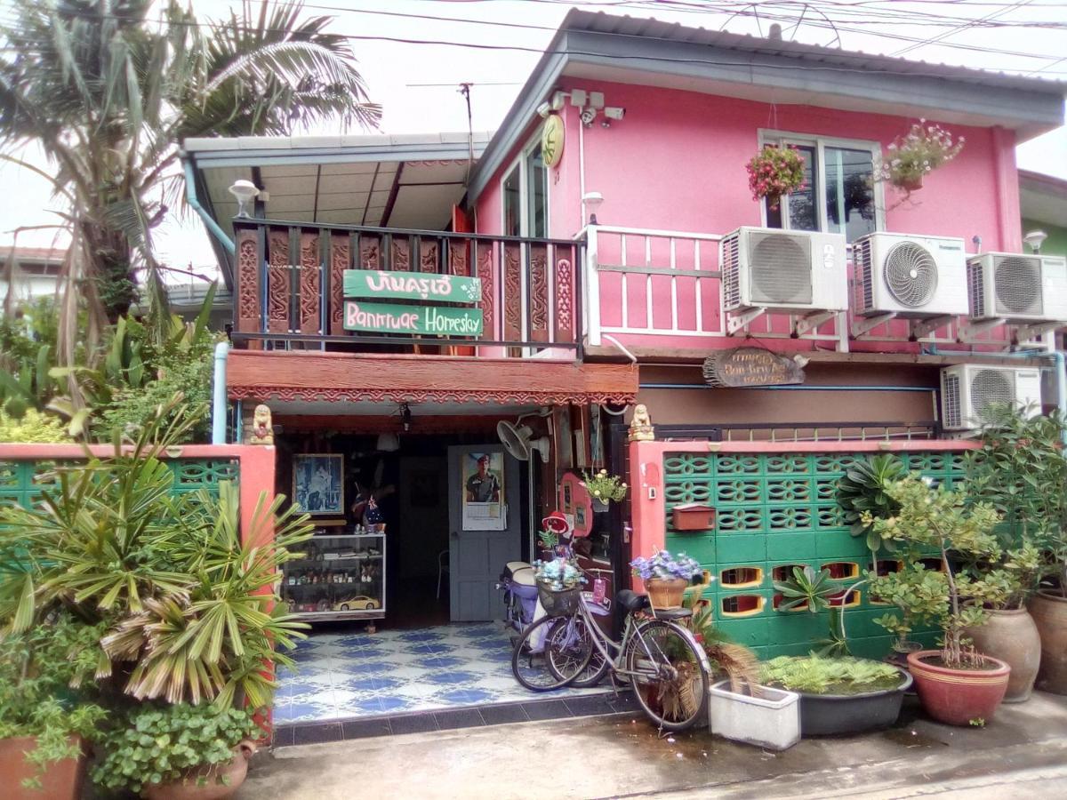 Ban Kru Ae Mixed Dorm Couette-café Bangkok
