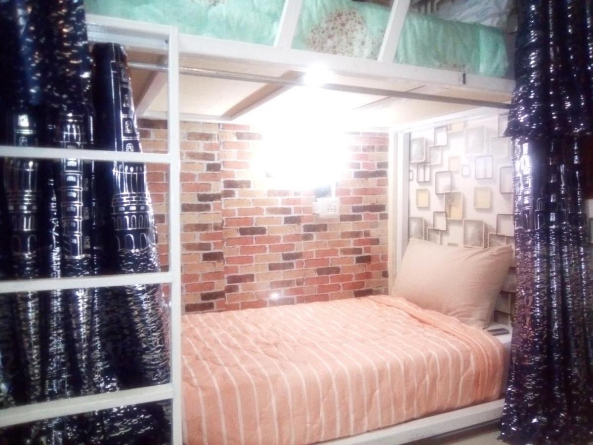 Ban Kru Ae Mixed Dorm Couette-café *